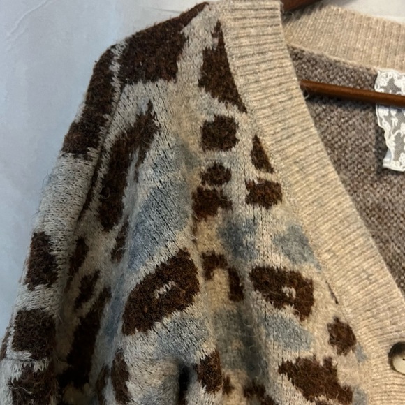 Sadie & Sage Pullover Leopard Size large Cardigan Brown Casual Women's Sweater - Picture 3 of 13